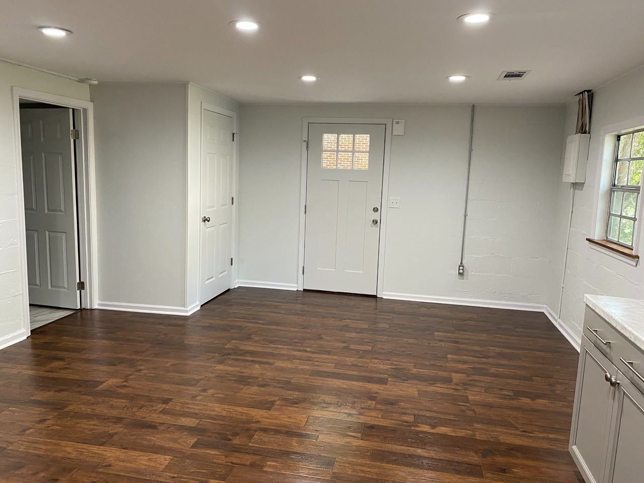 113 Wilson Ave #B - Photo 5 of 10
