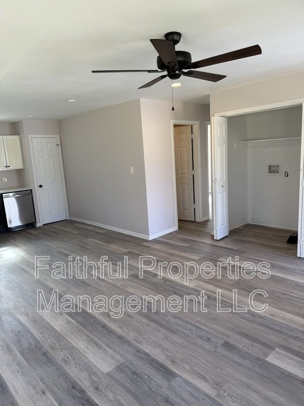 13142 Big Oak Bay Rd - Photo 3 of 7