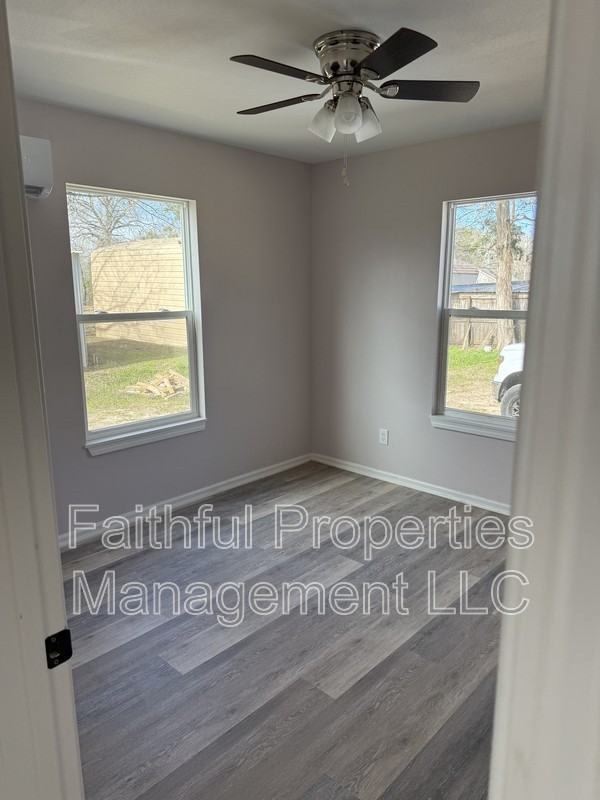 13142 Big Oak Bay Rd - Photo 5 of 7