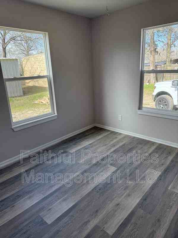 13142 Big Oak Bay Rd - Photo 6 of 7