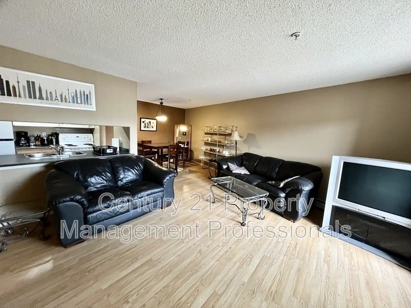 200 Richard St #437 - Photo 3 of 8