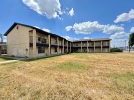 featured image of 120 E Schunior St