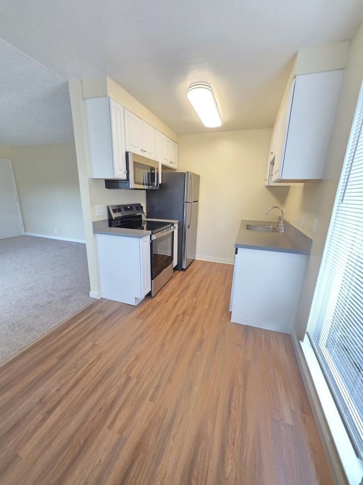 1501 Garcez Dr. #8 - Photo 6 of 10