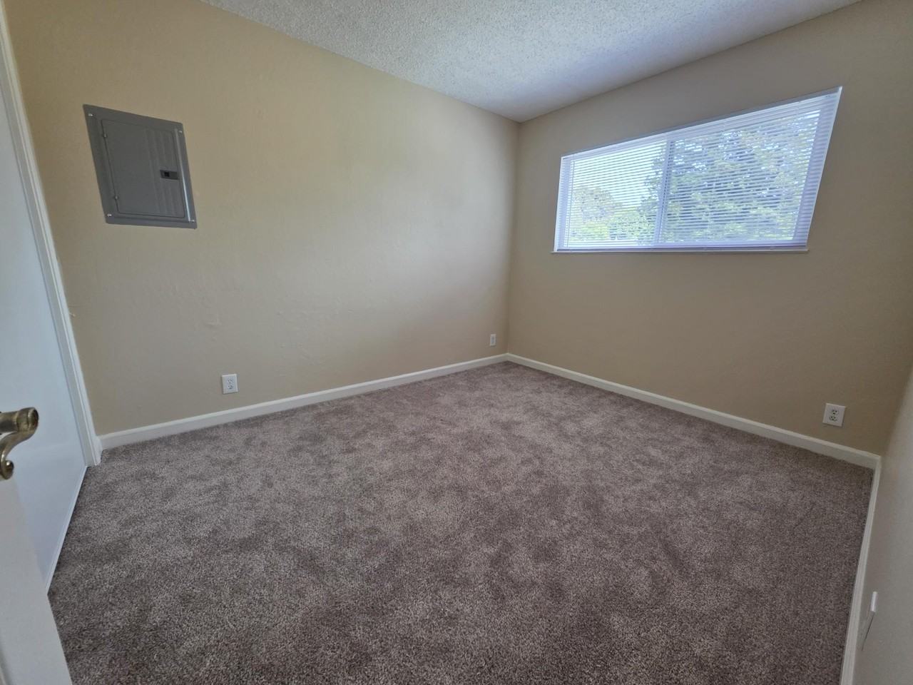 1501 Garcez Dr. #8 - Photo 7 of 10