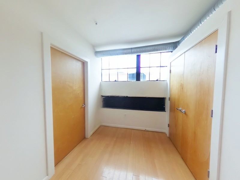 1011 W Marshall St #120 - Photo 4 of 8