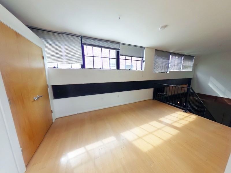 1011 W Marshall St #120 - Photo 5 of 8