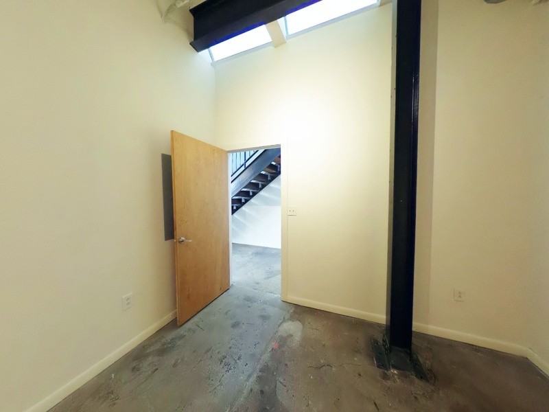 1011 W Marshall St #120 - Photo 7 of 8