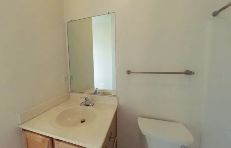 824 W Broad St #2B - Photo 3 of 7