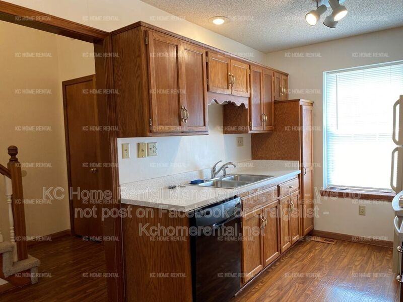 8002 Nw 79th Pl - Photo 3 of 50
