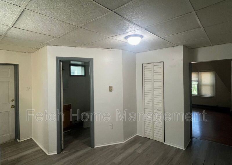 618 E King St #3 - Photo 5 of 8