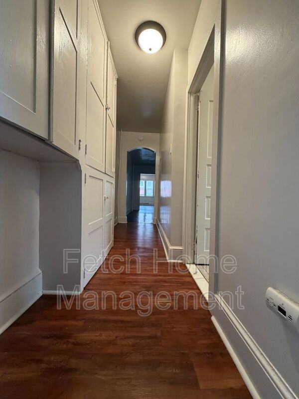 422 W King St #1stFL - Photo 6 of 8