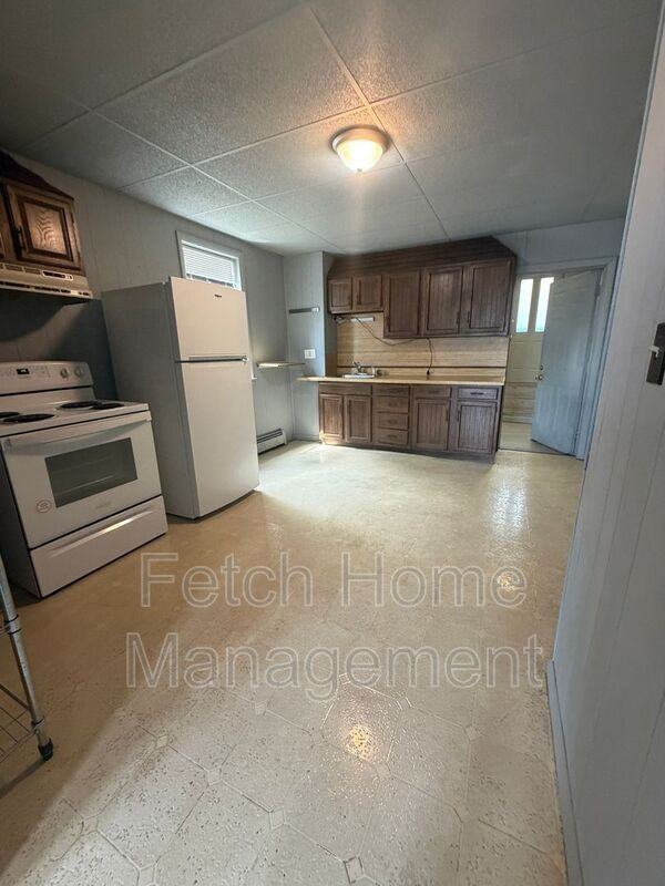 422 Hillside Ave - Photo 4 of 16