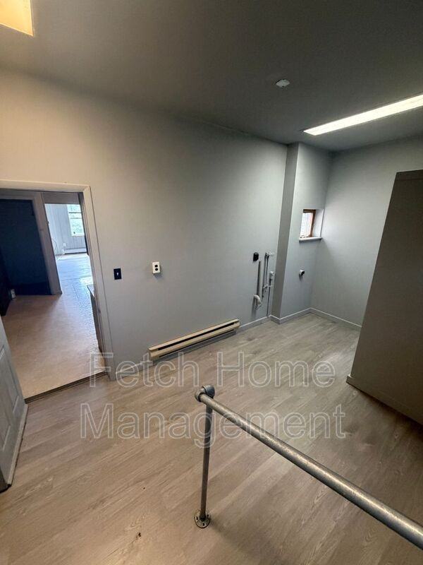 422 Hillside Ave - Photo 5 of 16