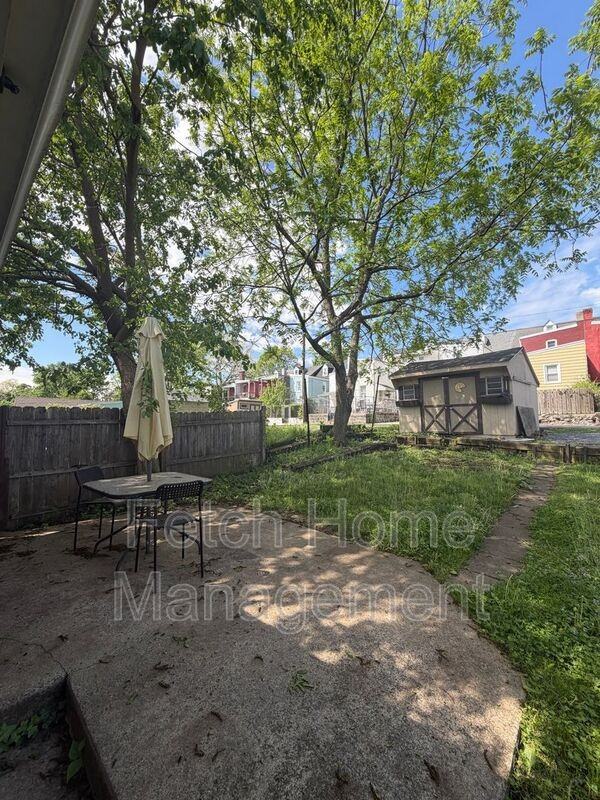 422 Hillside Ave - Photo 6 of 16