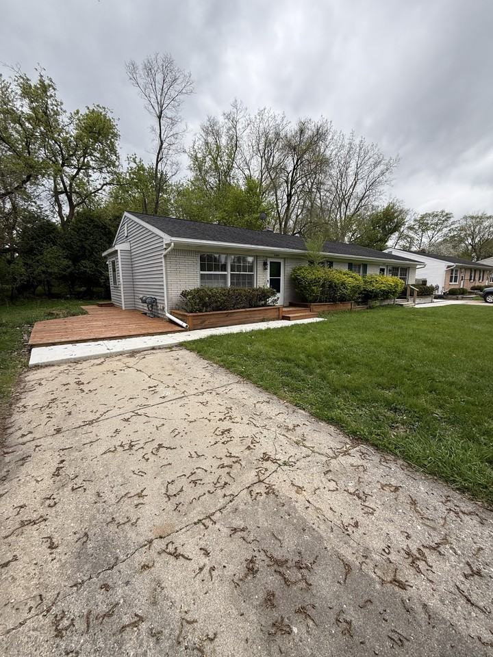 2637 Mansfield Drive - Photo 2 of 20
