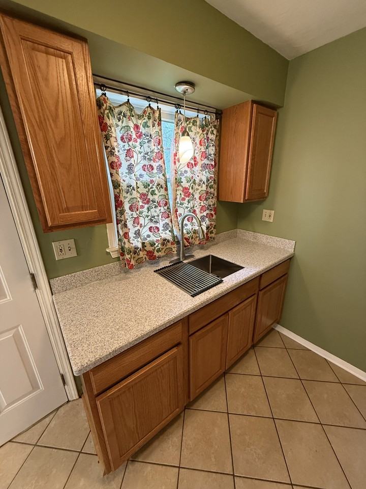 2637 Mansfield Drive - Photo 6 of 20
