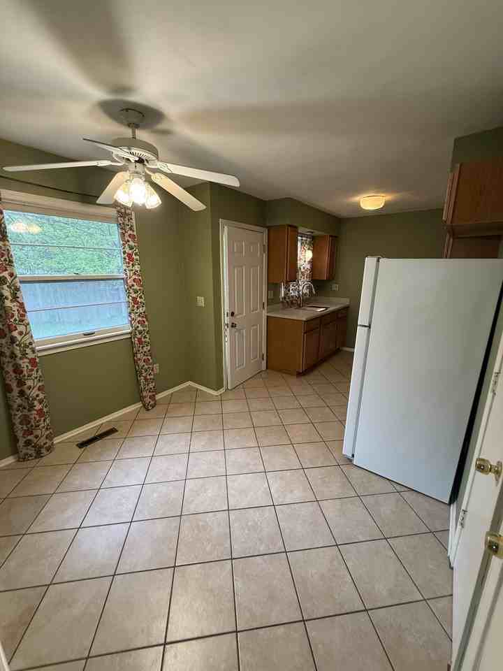 2637 Mansfield Drive - Photo 7 of 20