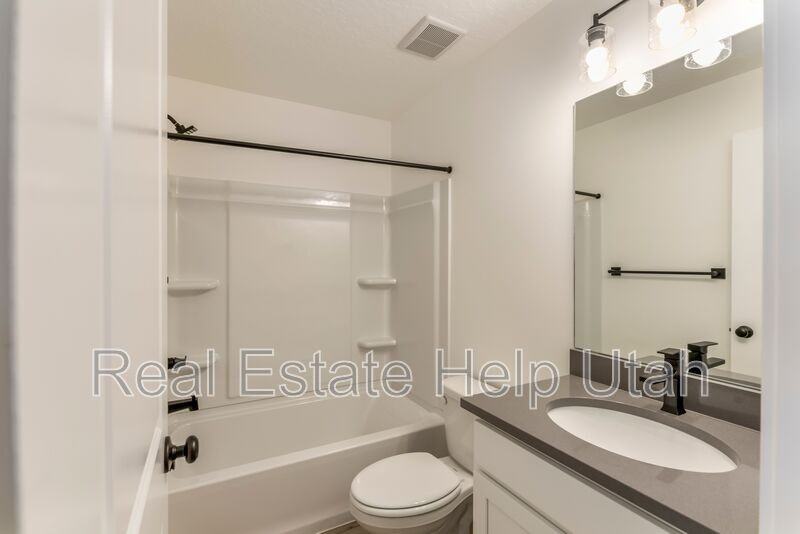 488 Sw - Photo 2 of 21