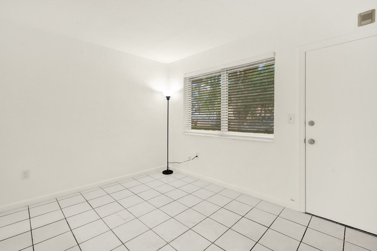 426 Santander Ave. - Photo 3 of 13
