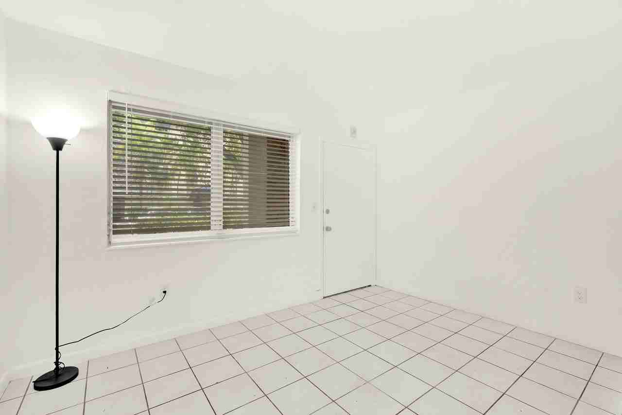 426 Santander Ave. - Photo 4 of 13