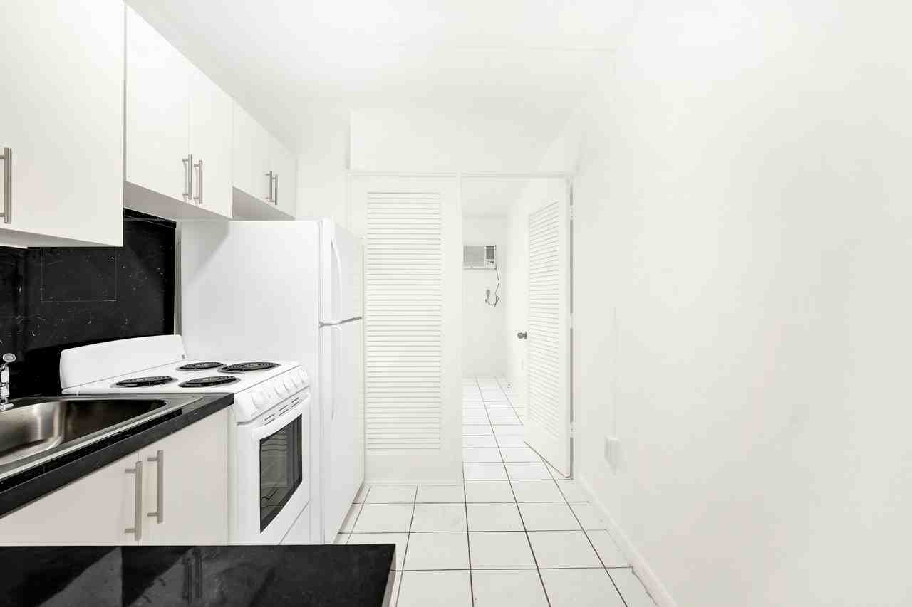 426 Santander Ave. - Photo 6 of 13