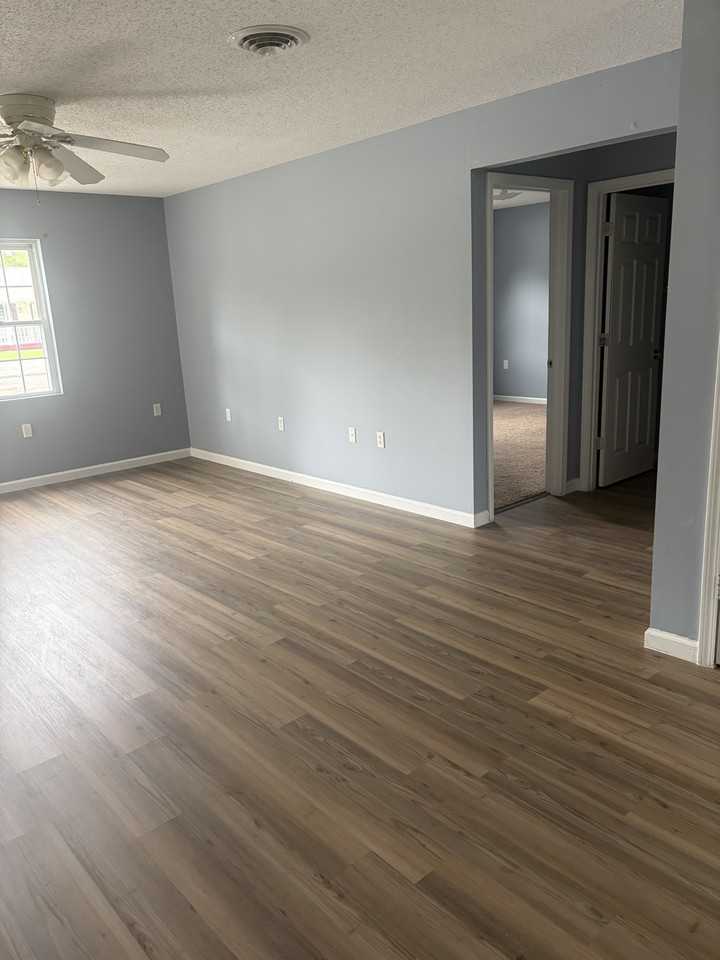 202 Pine Street - Photo 2 of 5