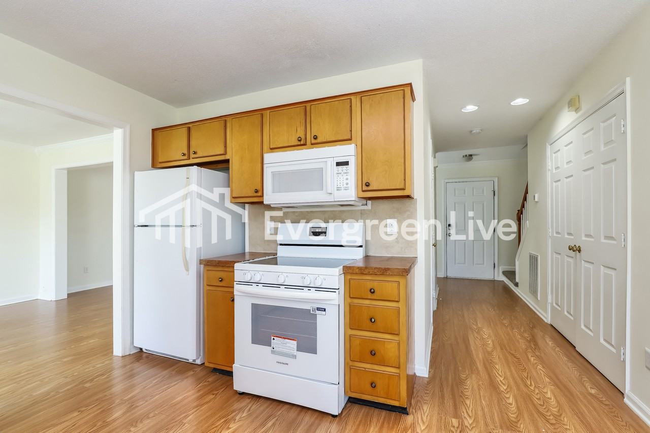 4092 Pleasant Valley Rd - Photo 3 of 15