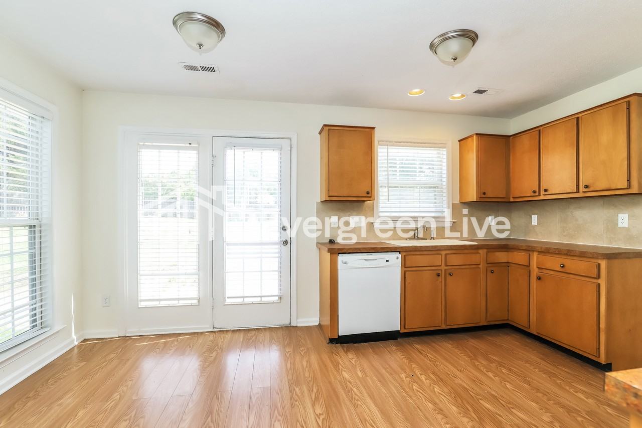 4092 Pleasant Valley Rd - Photo 5 of 15
