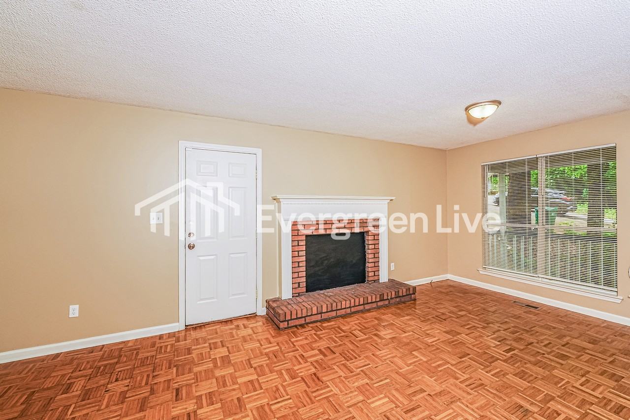 5815 Willow Crest Dr - Photo 4 of 15