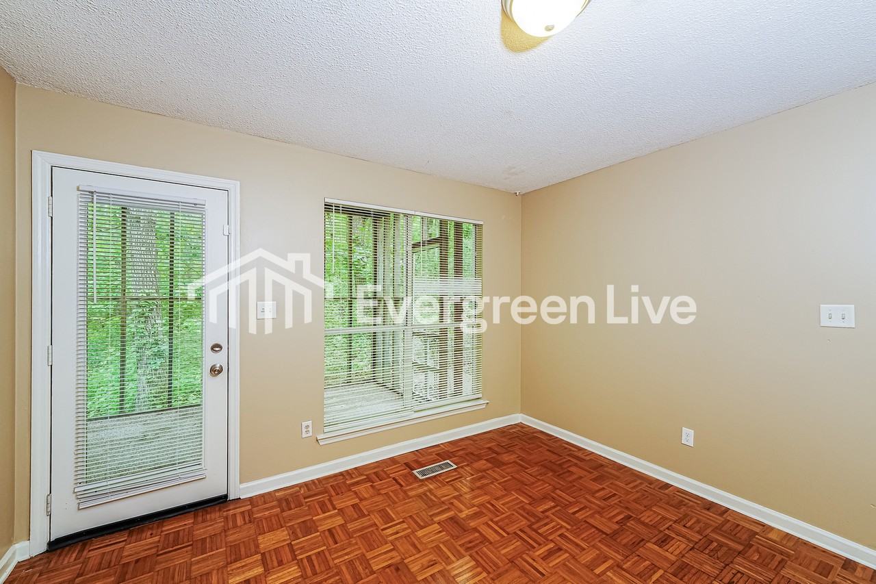 5815 Willow Crest Dr - Photo 5 of 15