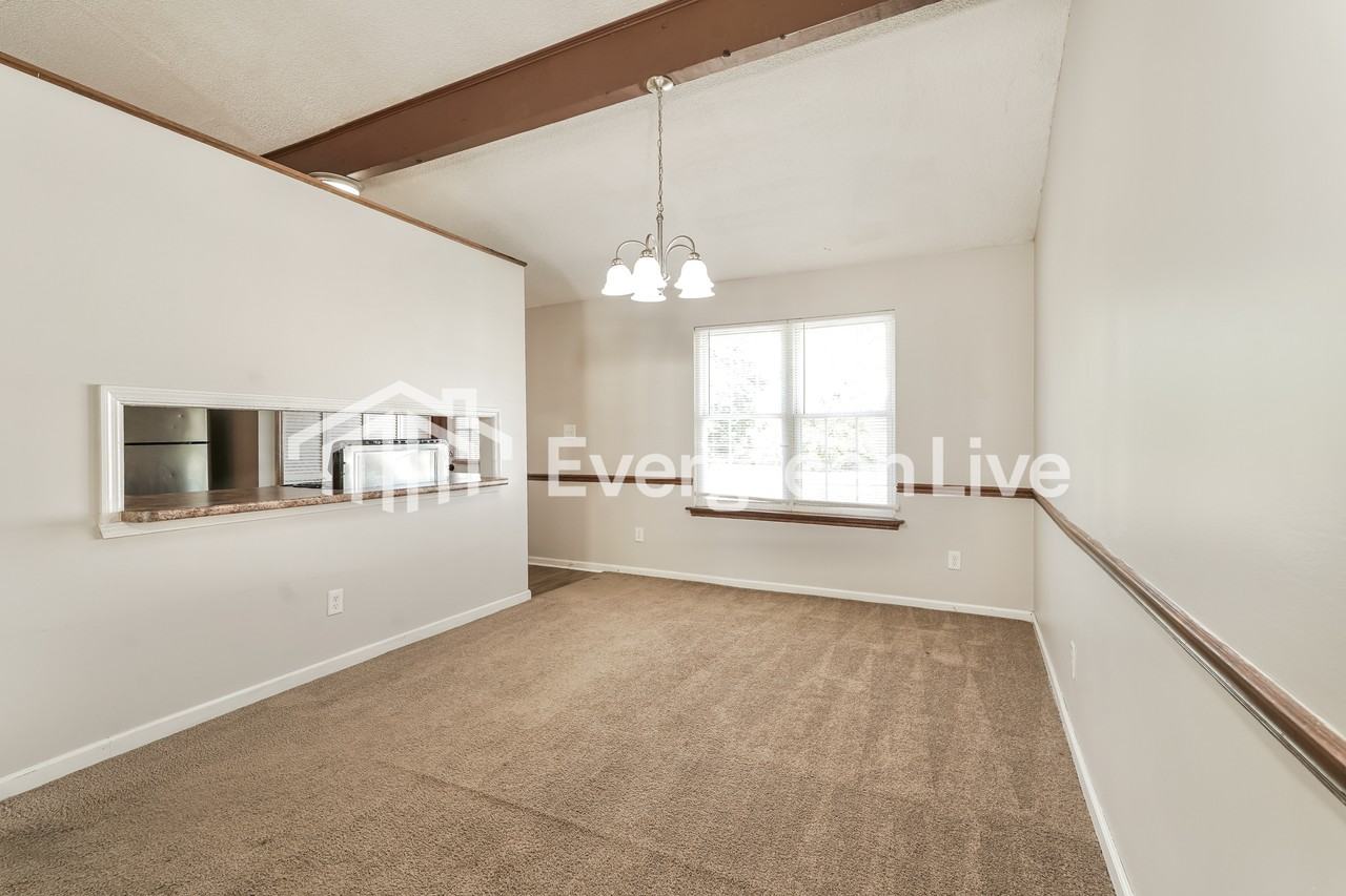 4209 Cap Chat St - Photo 5 of 15