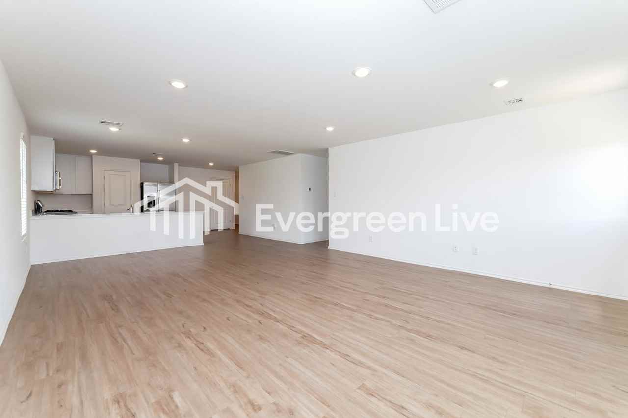 11716 Sw 38th St - Photo 2 of 15