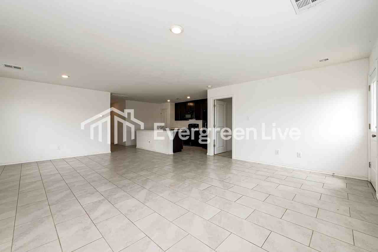 10924 Sw 23rd Pl - Photo 3 of 15