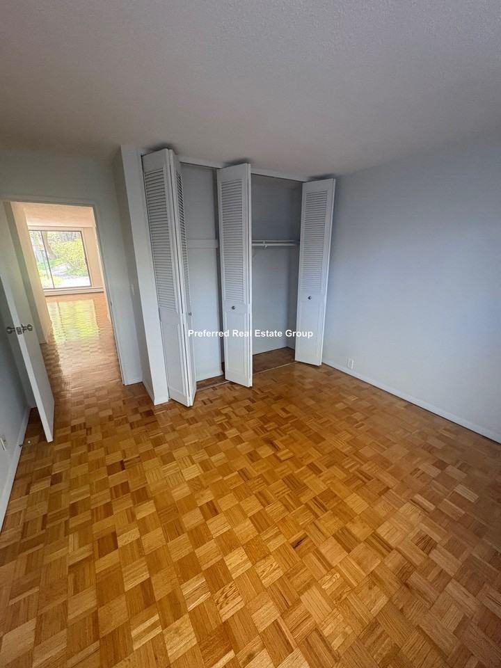 340 Newton St #B - Photo 3 of 12