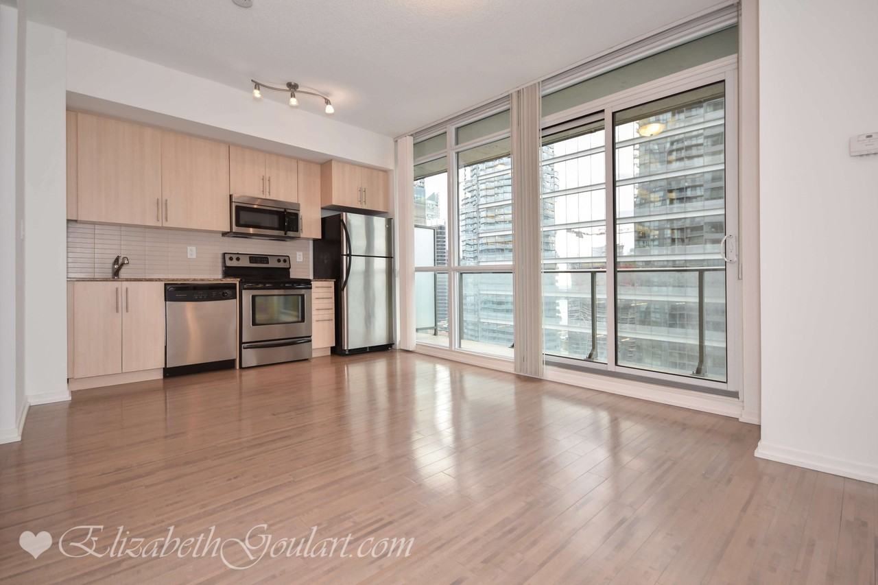 65 Bremner Boulevard - Photo 2 of 21