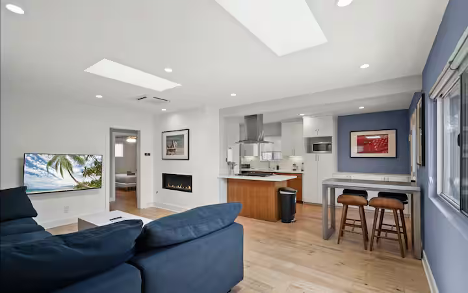 124 Thornton Pl