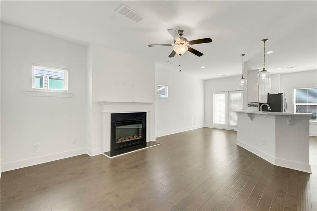 1903 Plainsboro Dr - Photo 3 of 26