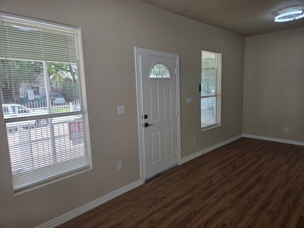 219 Princeton Ave - Photo 7 of 26