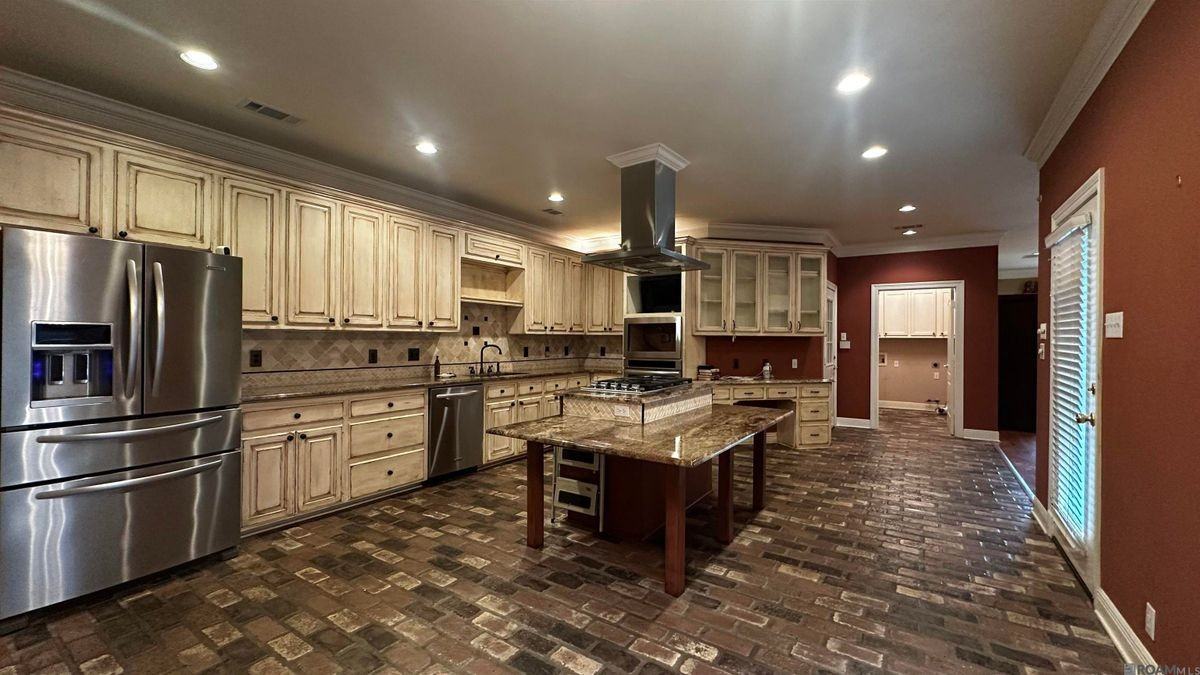 10642 Molly Ave - Photo 3 of 13