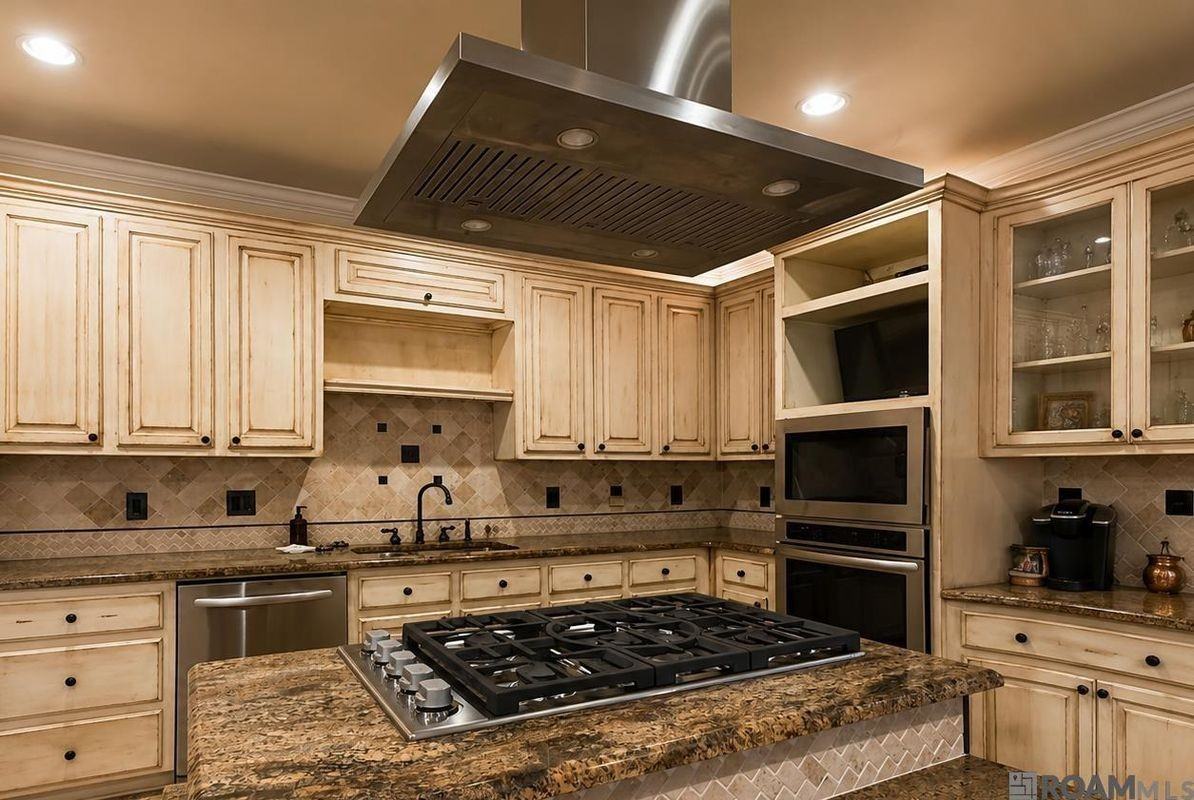 10642 Molly Ave - Photo 4 of 13