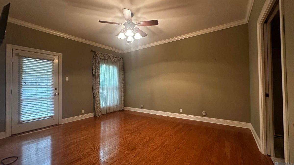 10642 Molly Ave - Photo 7 of 13