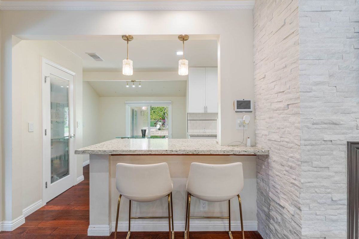 660 Woodbury Rd - Photo 6 of 45