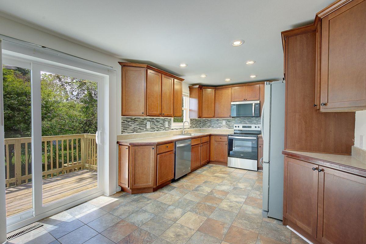 6417 Kaine Dr - Photo 4 of 17