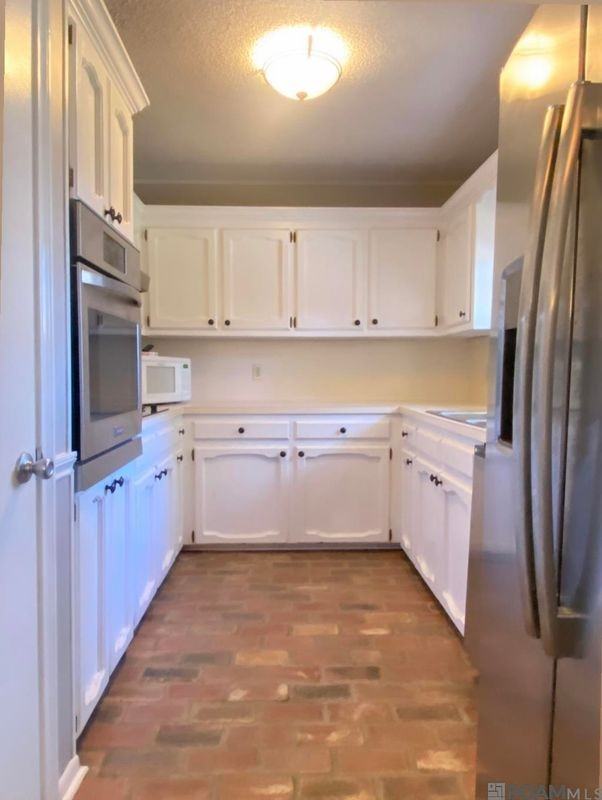 1320 Briarrose Dr - Photo 5 of 21