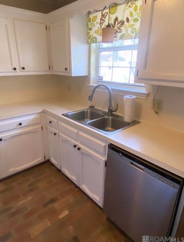1320 Briarrose Dr - Photo 7 of 21