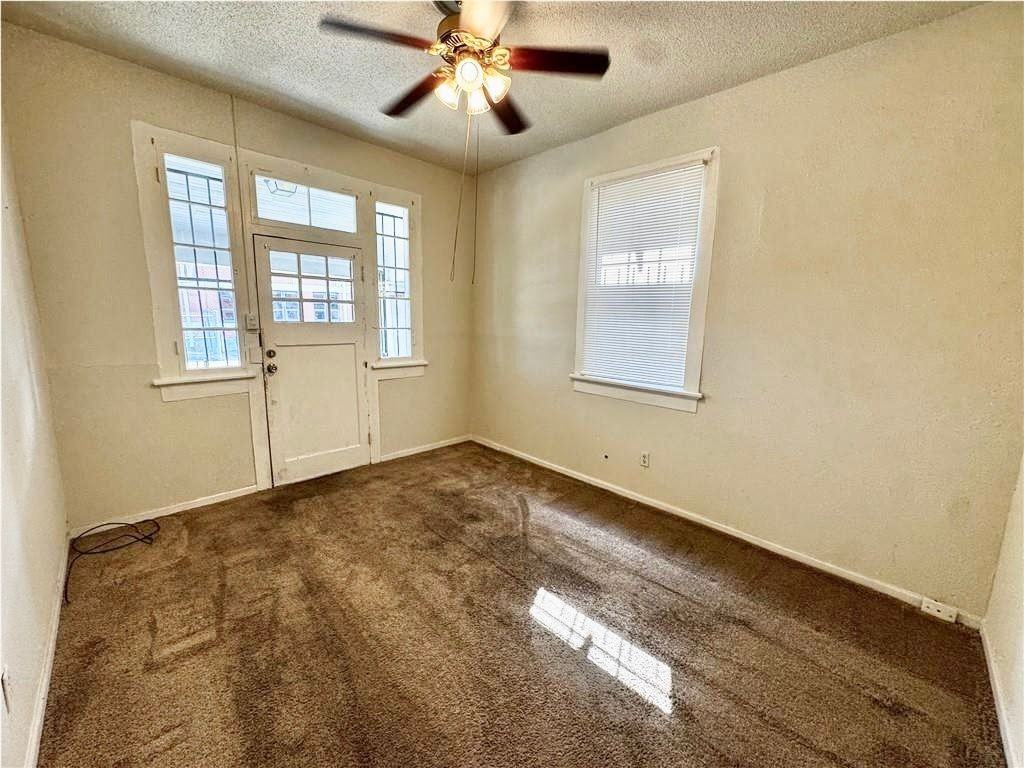 2916 3rd St - Photo 2 of 5