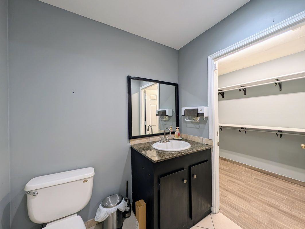3848 W North Ln - Photo 3 of 50