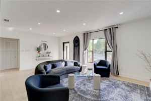 featured image of 347 Ne 110th St