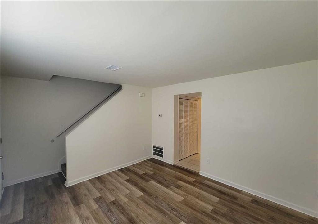 432 Atwood St Sw - Photo 4 of 11