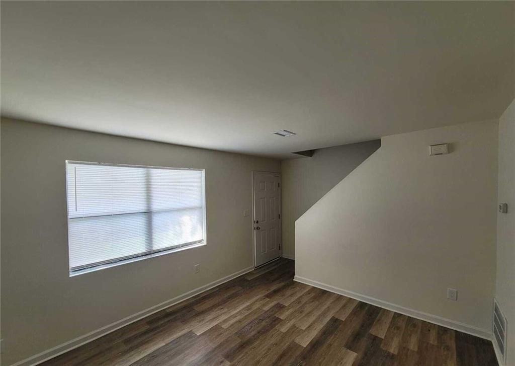 432 Atwood St Sw - Photo 5 of 11